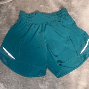 lululemon 4’ teal hotty hots size 0